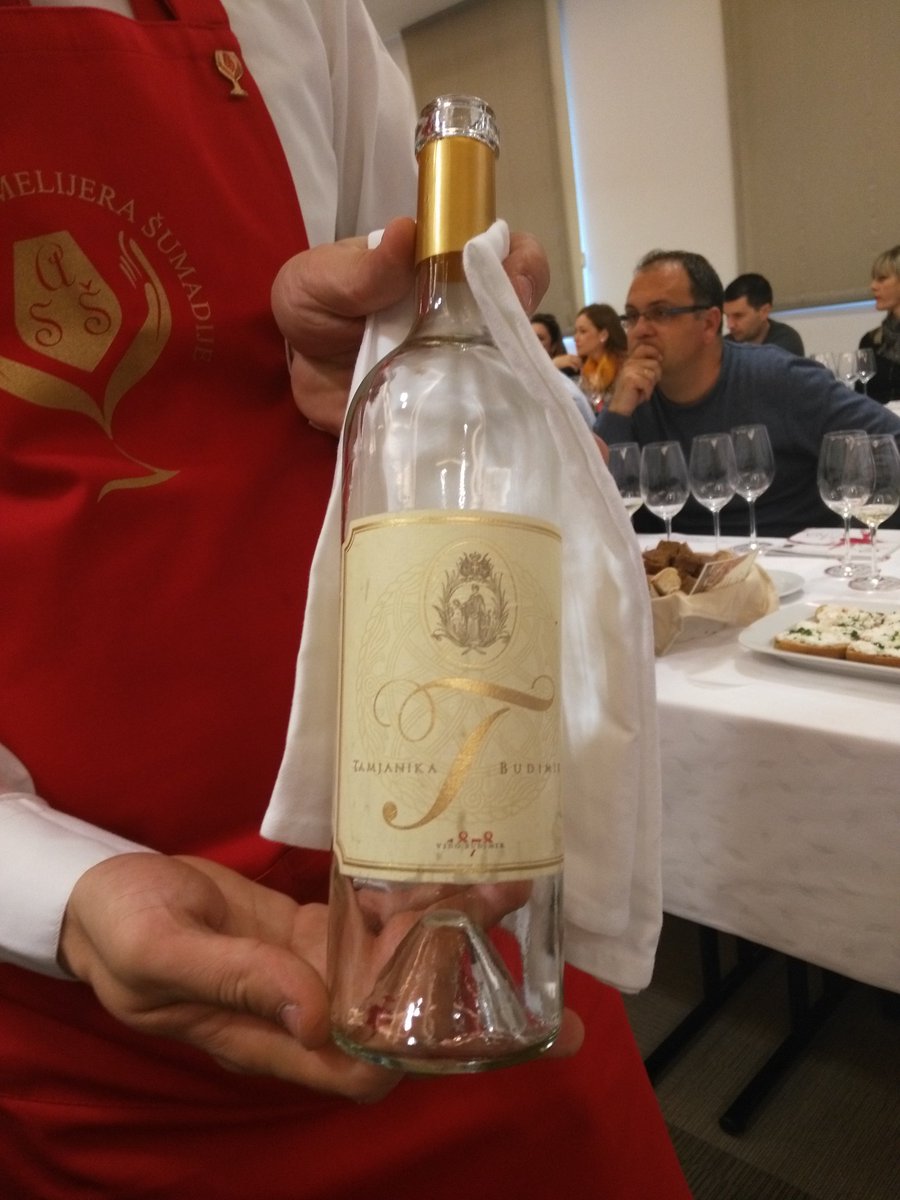 VinskiPutevi's tweet photo. Radionica Srpske Tamjanike, salon vina u Kragujevcu 🍷 https://t.co/DtzZvvFWuR