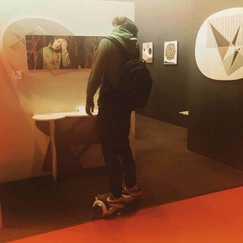 Visitatori #geek si specchiano nelle nostre specchiere 😆
#SaloneDelMobile #mdw17 #milano
<a href="/iSaloniofficial/">Salone del Mobile</a>