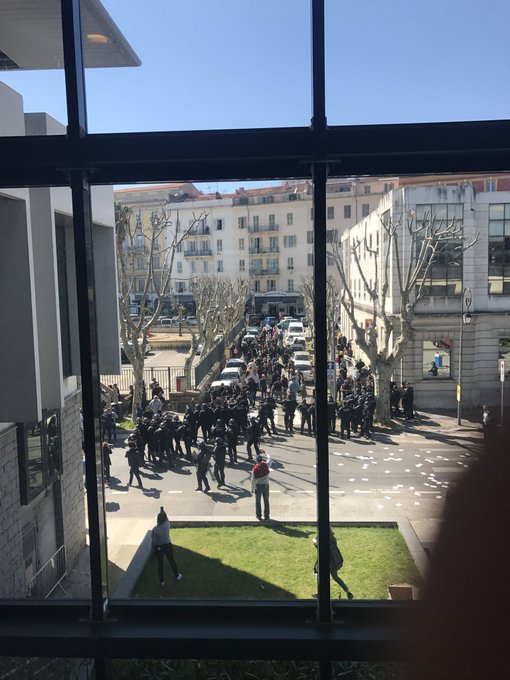 Voir l'image sur Twitter Voir l'image sur Twitter