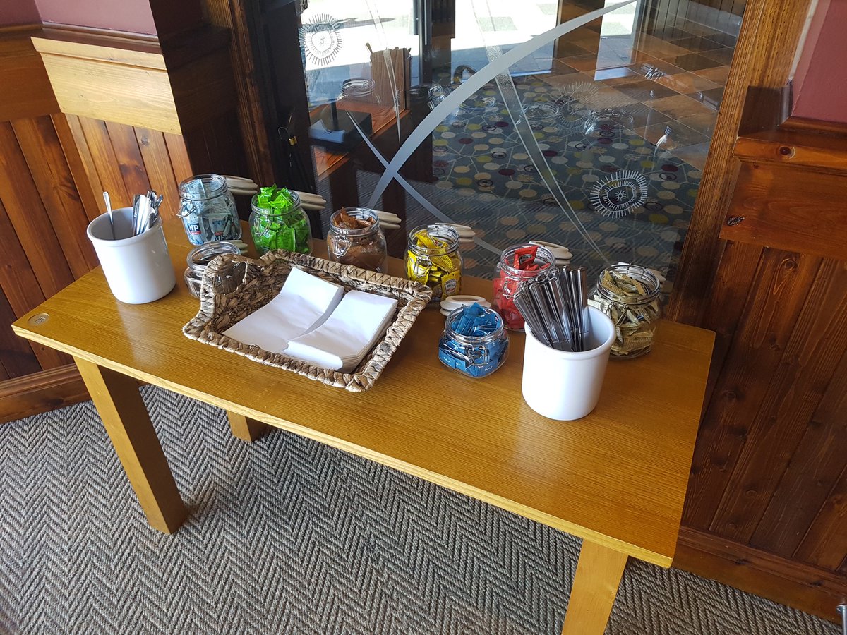 The sun is out so it's time to get #fitforsummer the table is ready for the outside diners over this weekend <a href="/MikeIrving99/">Mike Irving</a> <a href="/hawkeye1070/">Ian Hawkswood</a>