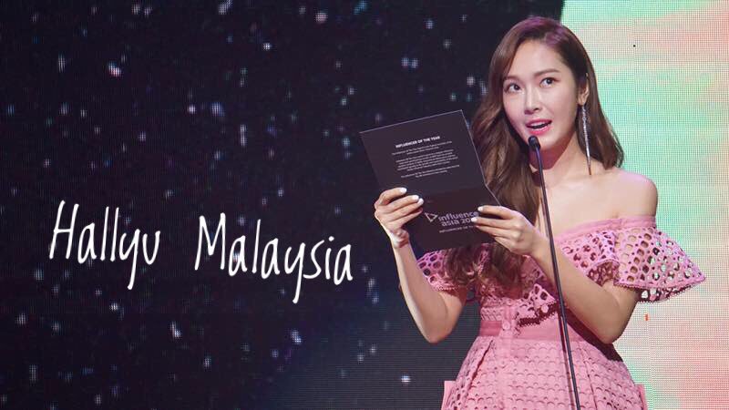 [PIC][07-04-2017]Jessica khởi hành đi Malaysia để tham gia và biểu diễn tại "Influence Asia 2017" vào chiều nay C85J0W2VoAAP3o-
