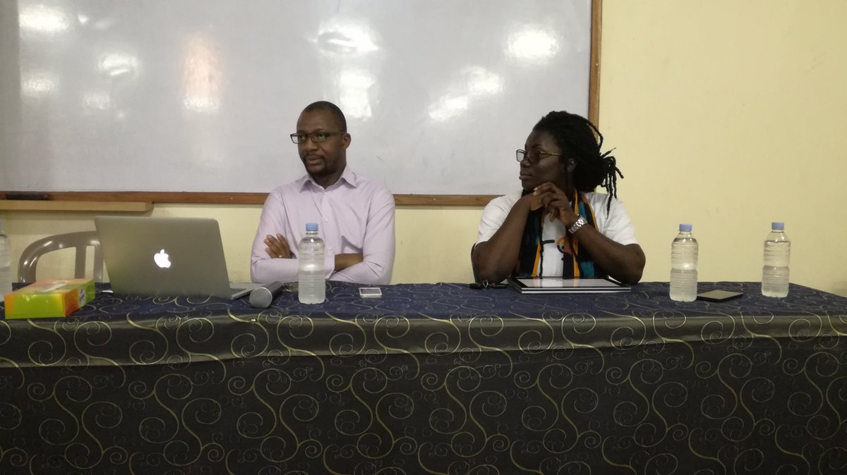 GInnovante's tweet photo. Début de la conférence avec les étudiants de Pigier Yakro. Thème : « Apprendre et entreprendre en #Civ à l'ère du numérique » #GiTour https://t.co/6epzqmu09N