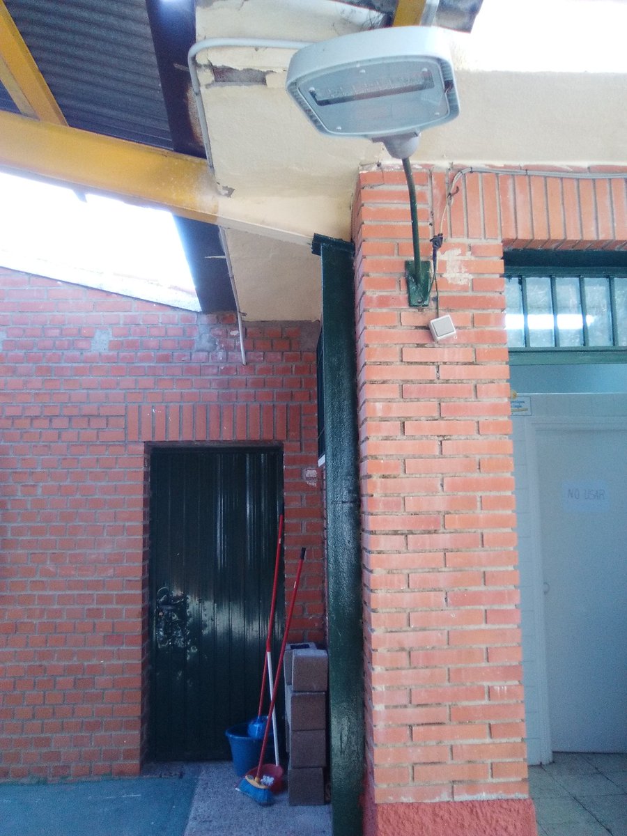 ingeGAT's tweet image. Instalaciones qué hacen daño a la vista! #iluminación