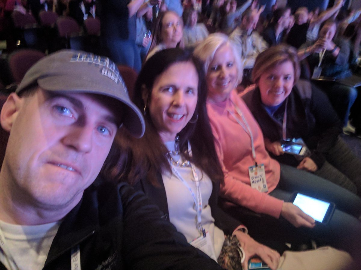 Hoosier91W's tweet photo. #pretripselfie #edtechteam #thisisfranklin #faceofconcentration https://t.co/EAg8kzLqRh