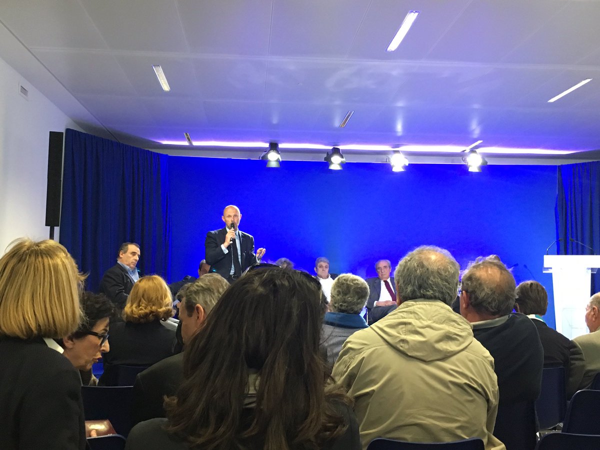 Pro_sante_FF92's tweet photo. "Nous reviendrons sur le plafonnement de la prothese dentaire et le règlement arbitral" #DENTger -grande conférence santé @Pro_sante_FF92 https://t.co/3qUUmudNN1