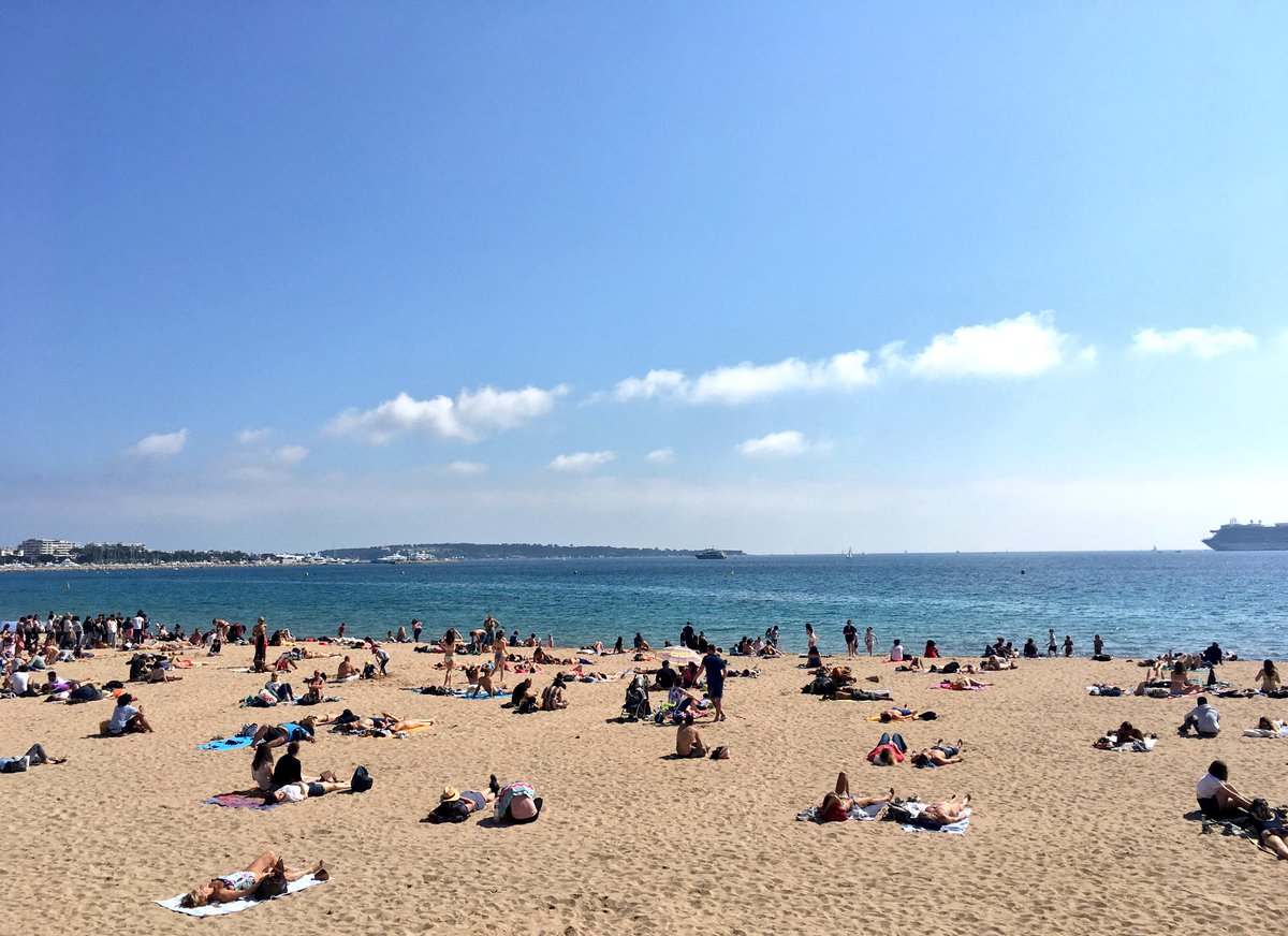 villecannes's tweet photo. ☀️ #Cannes direct
Vous êtes plutôt shopping, plutôt balade ou plutôt plage ? 😉
#CannesLifeStyle 😎
#WeekEndDeReve 🛍 🏖🌡
#CotedAzurFrance https://t.co/8JSGmWjZo5