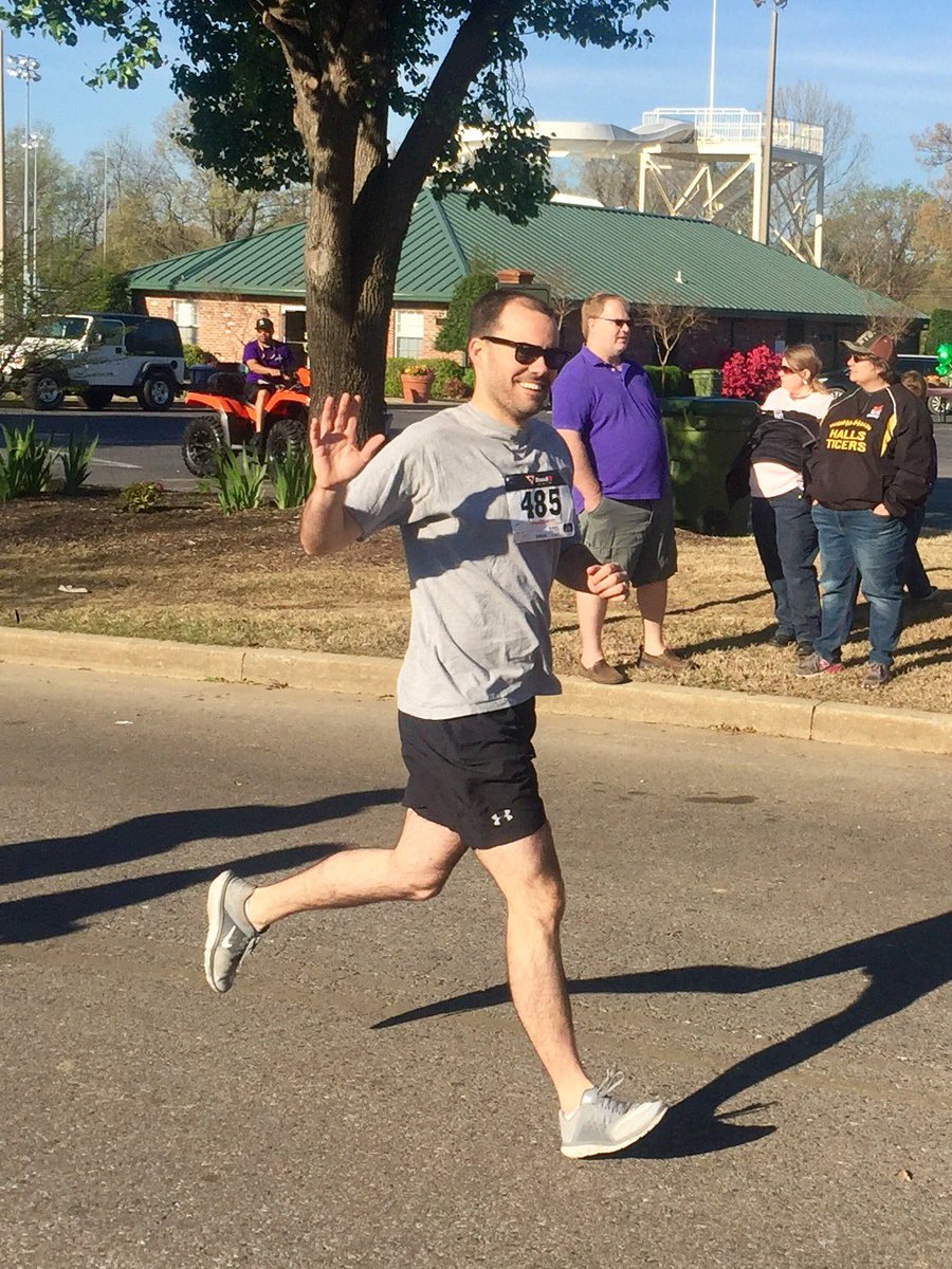 CourtneyLearns's tweet photo. Action shot of @Taylor_Hall laced up for literacy in @LaudCoSchools! #ReadWalkWin https://t.co/tEcIbTvNHy