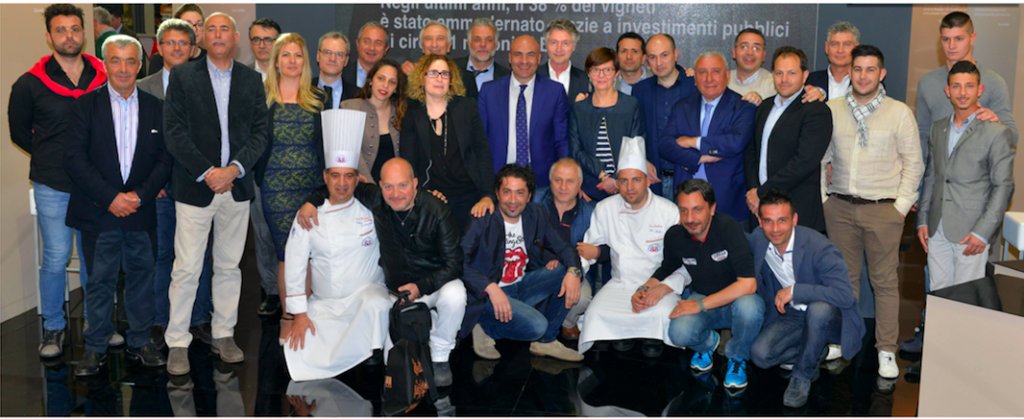 LucaBraia's tweet photo. BRAIA: LA COLLETTIVA #BEREBASILICATA AL VINITALY 2017 https://t.co/JH3xweRJrh https://t.co/B7Ne6zwVOe