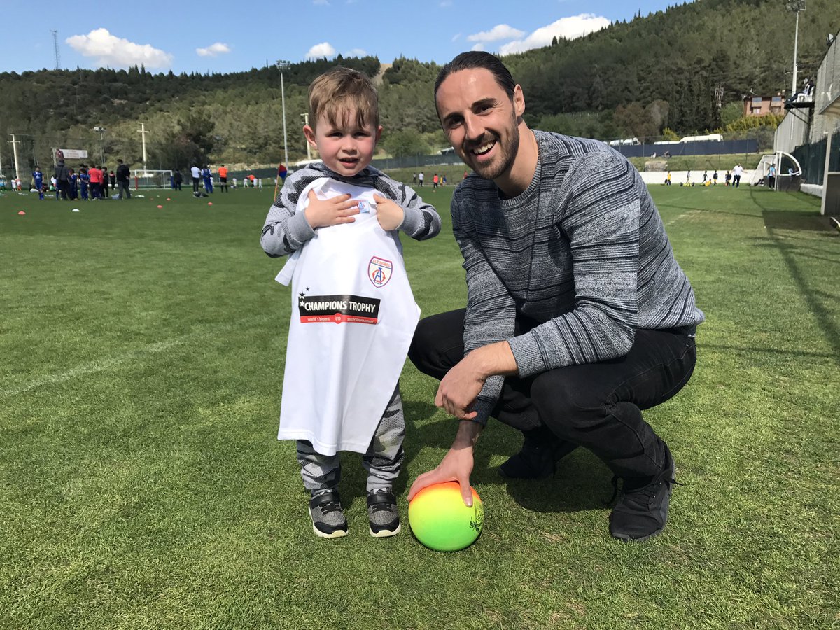 Altınordu FK auf Twitter: „G.Saray'ın eski kalecisi Aykut Erçetin, minik  oğlu ile Altınordu U10 Champions Trophy'de futbol dolu bir gün geçirdi.  #U10ChampionsTrophyTR https://t.co/GiahsAcoQX“ / Twitter