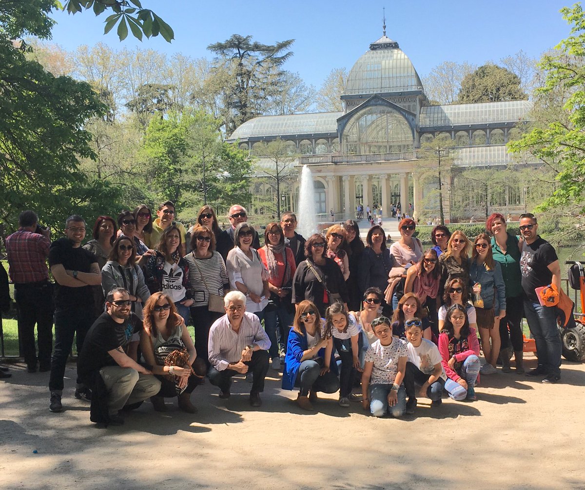 JaviRodriguezG's tweet photo. Maravillosa mañana descubriendo los secretos de El Retiro con el @EnclaveJoven #ExploraMadrid #Arganda https://t.co/JmdFFl6WVf