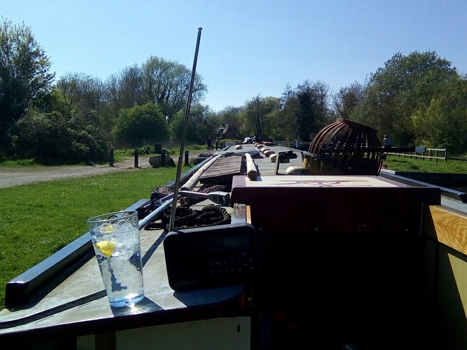mattgirling's tweet photo. Listening to @BBCBerkshire @readingfc  while pootling along the Kennet and Avon Canal with a G&amp;T #winandtonic #urzzz https://t.co/TBJaBzbPJV