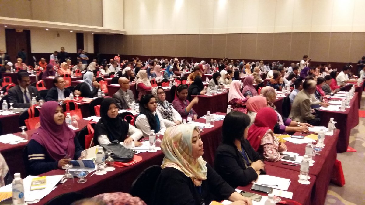 DSRKcomms's tweet photo. Seminar Kebangsaan MAKPEM 2017
Social Protecation &amp; Sustainable Development - Empowering Older Persons @NajibRazak https://t.co/lnRusKcvF2