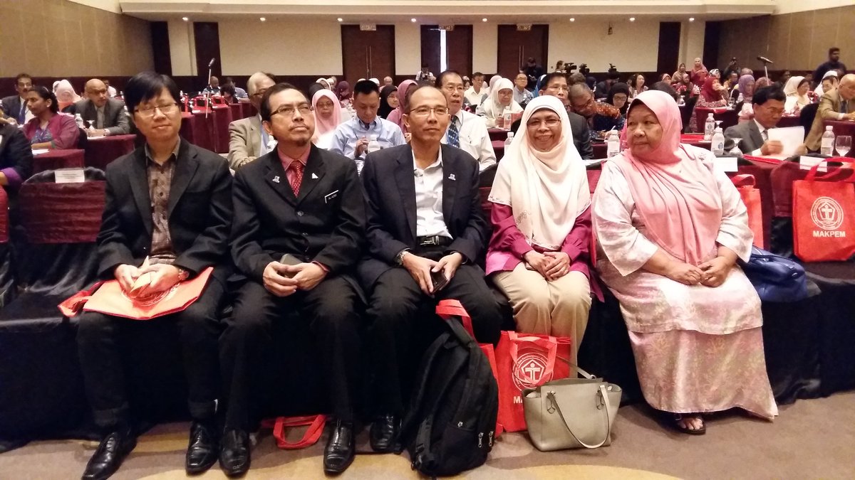 DSRKcomms's tweet photo. Seminar Kebangsaan MAKPEM 2017
Social Protecation &amp; Sustainable Development - Empowering Older Persons @NajibRazak https://t.co/NA97DOp4bt