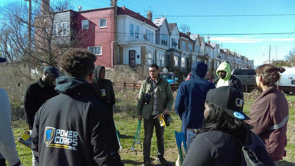 TTFWatershed's tweet photo. We're saying #ZeroStartswithOne at #TaconyCreekPark with @PowerCorpsPHL @arcadia1853 @PhilaStreets! @RobIzzy_TTF: street #trash > creeks! 😳🐟 https://t.co/BYzDw0SQiK