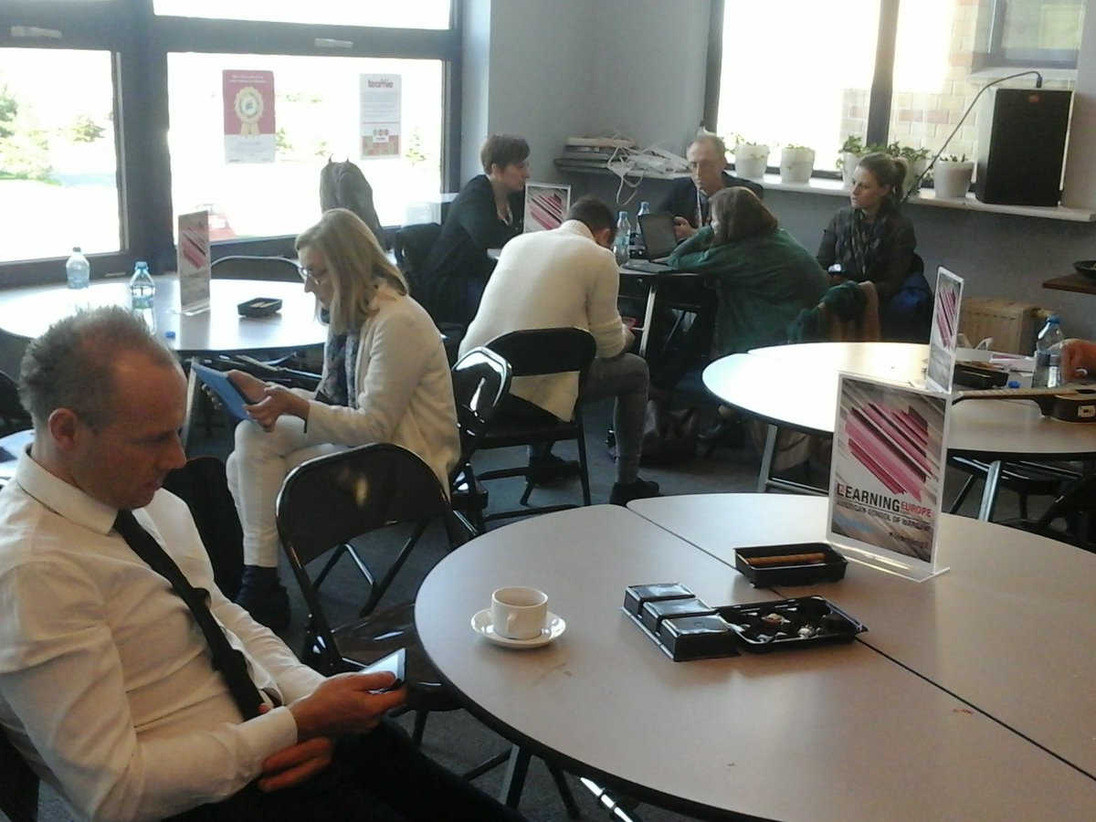Stutz's tweet photo. Coffee  break  tech at #Learning2 https://t.co/i8uNkVFRqZ