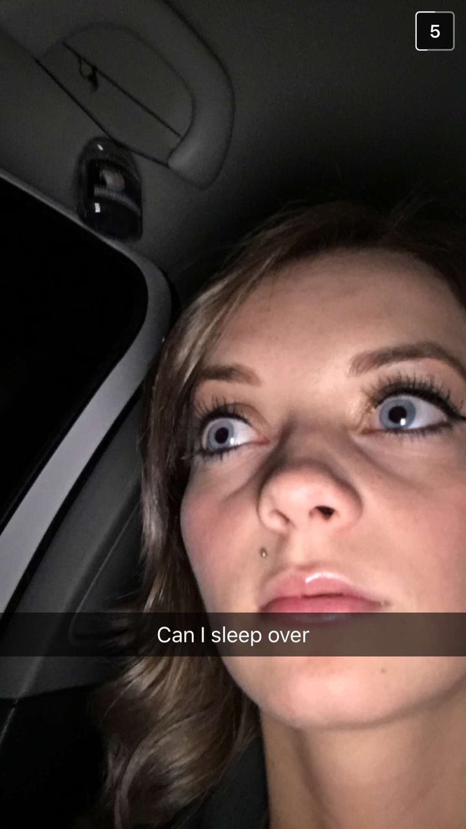 Torayyy16's tweet photo. 3 am this is what I get 🙄😂😂😂😂 https://t.co/fZpqsHoors