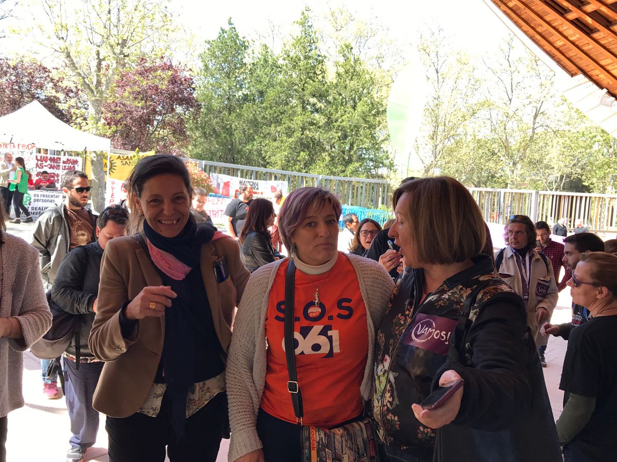 #3AsambleaVamos #112y061publicoYa explicamos nuestra lucha somos esenciales, salvamos vidas compartiendo lucha con #encierrobomberosmalaga