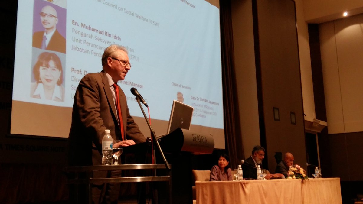 DSRKcomms's tweet photo. Seminar Kebangsaan MAKPEM 2017
Social Protecation &amp; Sustainable Development - Empowering Older Persons @NajibRazak https://t.co/pUnr6OWqjS