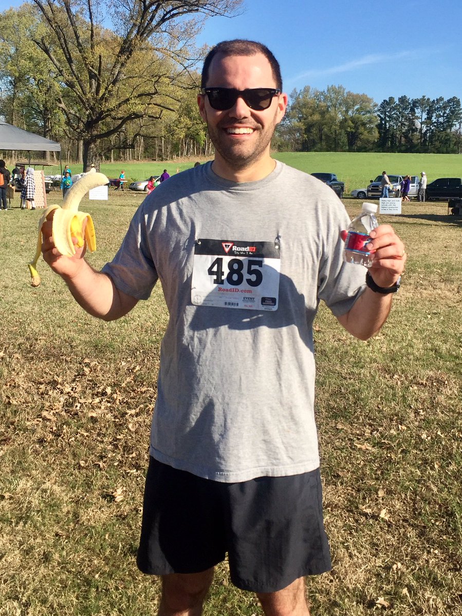 CourtneyLearns's tweet photo. .@Taylor_Hall ran through Ripley to celebrate his 30th birthday! #LaceUpForLiteracy #ReadWalkWin https://t.co/3YKVZLsF1c