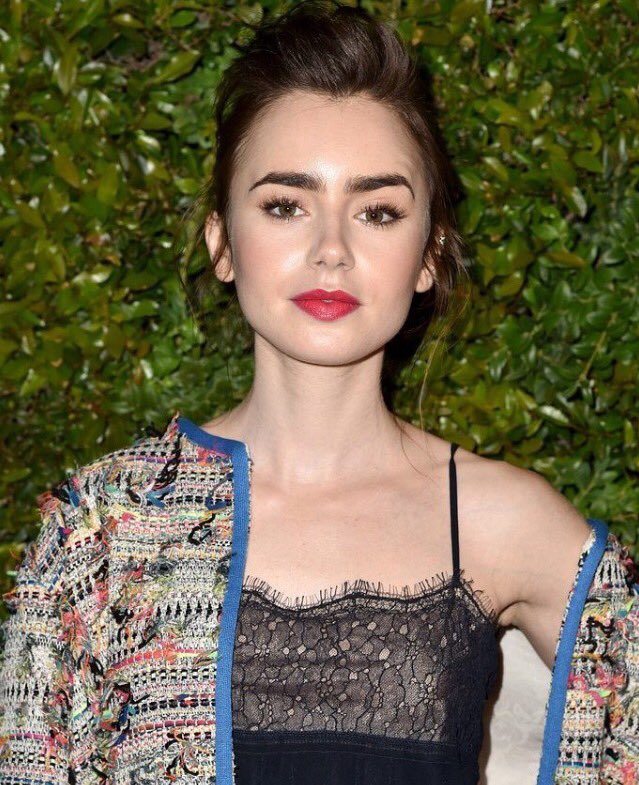 postbadlcollins's tweet photo. lily's beauty is unbelievable https://t.co/u3A2FROdvl