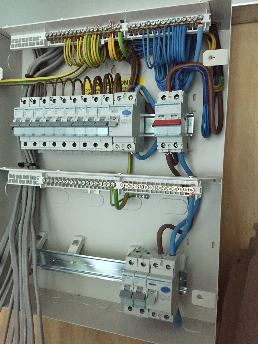 elec_heat's tweet image. When you need the room for a bespoke installation this CCU form @hageruk is the ticket #2ndfix #selfbuild #electrical #tandragee