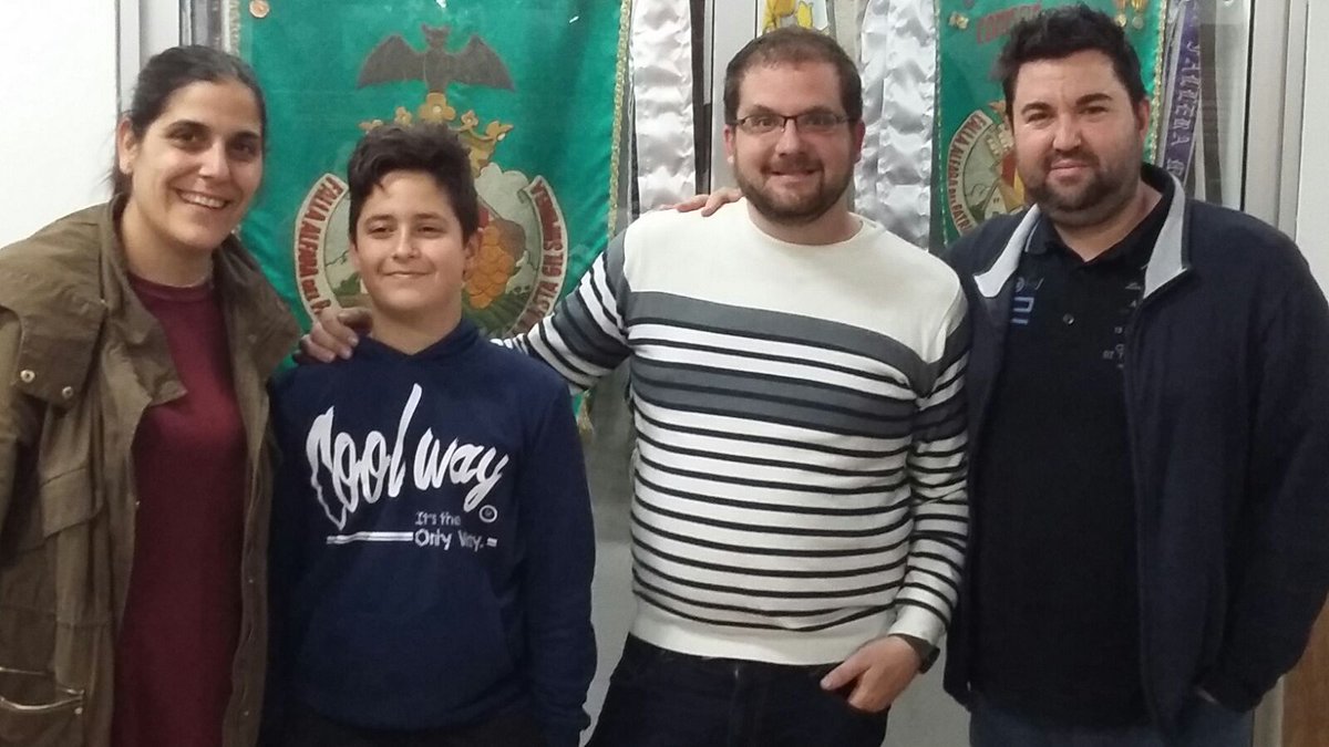 En JGE, han sido reelegidos, para asumir la presidencia, Jose , Raquel y David . Y para la presdencia infantil Adrian.
A por el 2018!