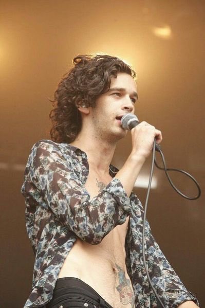 HAPPY BIRTHDAY TO THE LIVING LEGEND MATTHEW HEALY. Can\t believe I get to see him live NEXT MONTH 