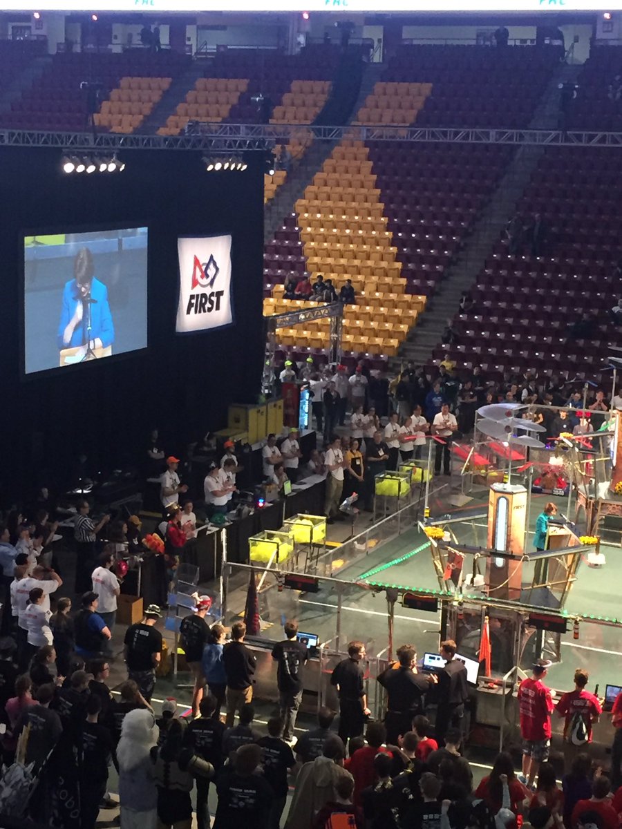 Team5290's tweet photo. Thank you @amyklobuchar for coming and supporting the future of our country! #omgrobots #FRCRobotics https://t.co/52taFhOR5p