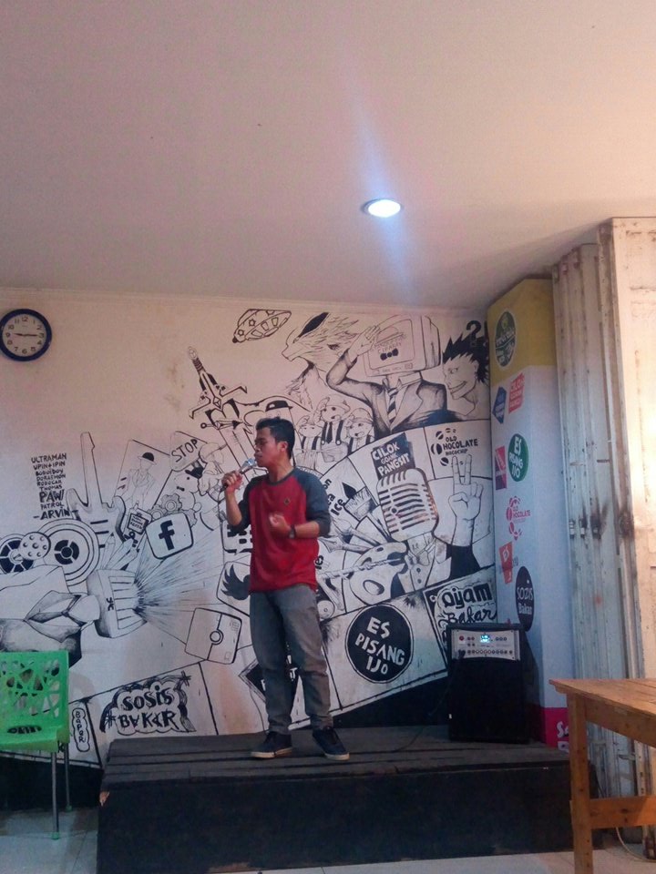 StandupIndoBdg's tweet photo. Mc di #AudisiSokSuciCiparay malam ini ada @YudiSulton https://t.co/J0zKD3PNJk