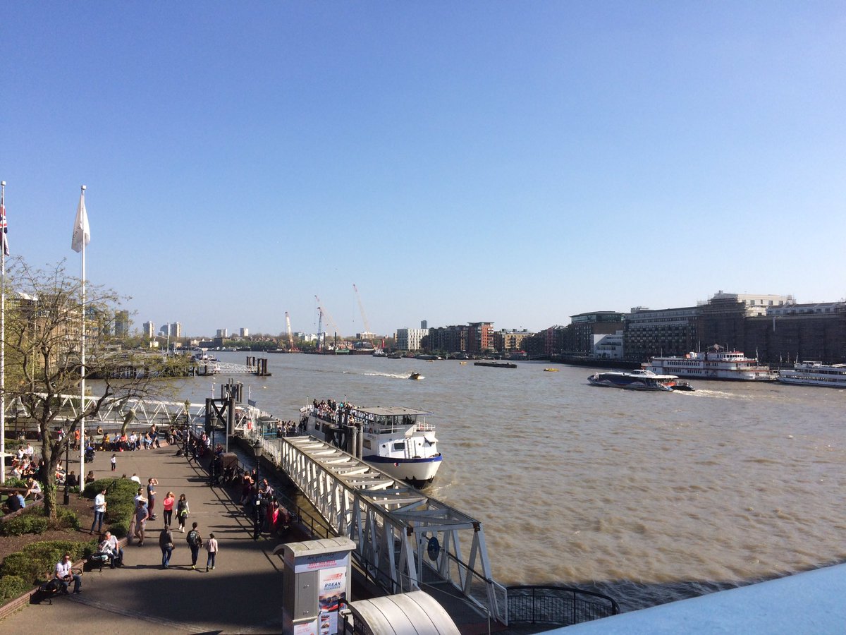 Naptimeormskirk's tweet photo. Our views from tower bridge!!! #monrun17 #naptimeatthefinishline @WestLancsScouts @monopoly_run https://t.co/QwD5jkthsH
