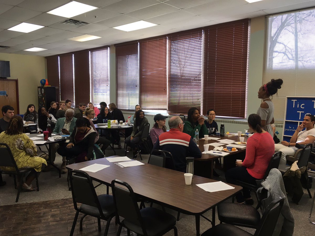 A great turnout at this morning's Books and Breakfast at the <a href="/MLKCenterIndy/">MLK Center Indy</a> #BooksandBreakfast