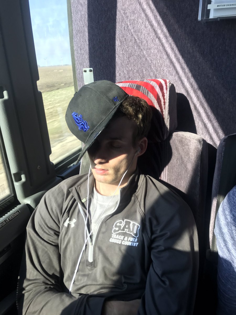austinwillyamz's tweet photo. Who wore it better? @kruegs13 #sautf #gobees https://t.co/V3Qfhvdres