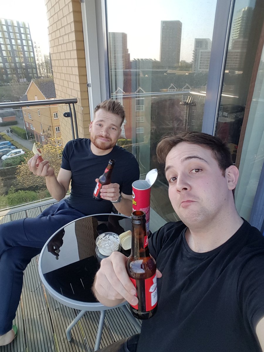 Pre-show pringles and beers with <a href="/chadsax/">Alex Chadwick</a>  on this beautiful afternoon before @ThePianoWorks tonight. Bring it on!