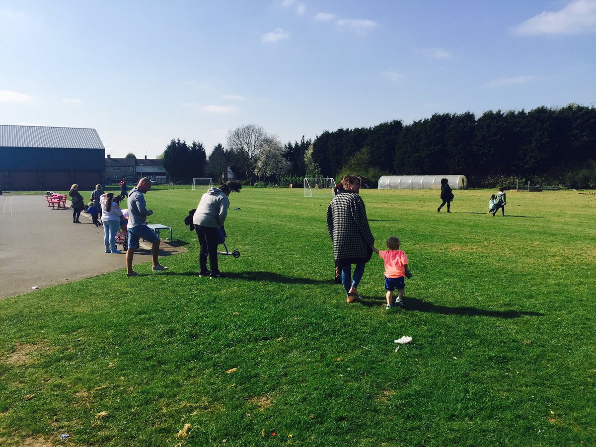 MowmacreHill's tweet photo. End of term Easter Egg Hunt #EYFS2 Celebrate with our parents & children @Discoverytrust #Easterholidays https://t.co/8yqwZZVDkf