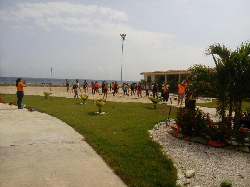 jeancarlos282's tweet photo. Público en general disfruta de las instalaciones del HOSPITAL DE MAR en la clase de #Lethalworkout de Marvelis de Guasti https://t.co/Ic0vCGGSnN