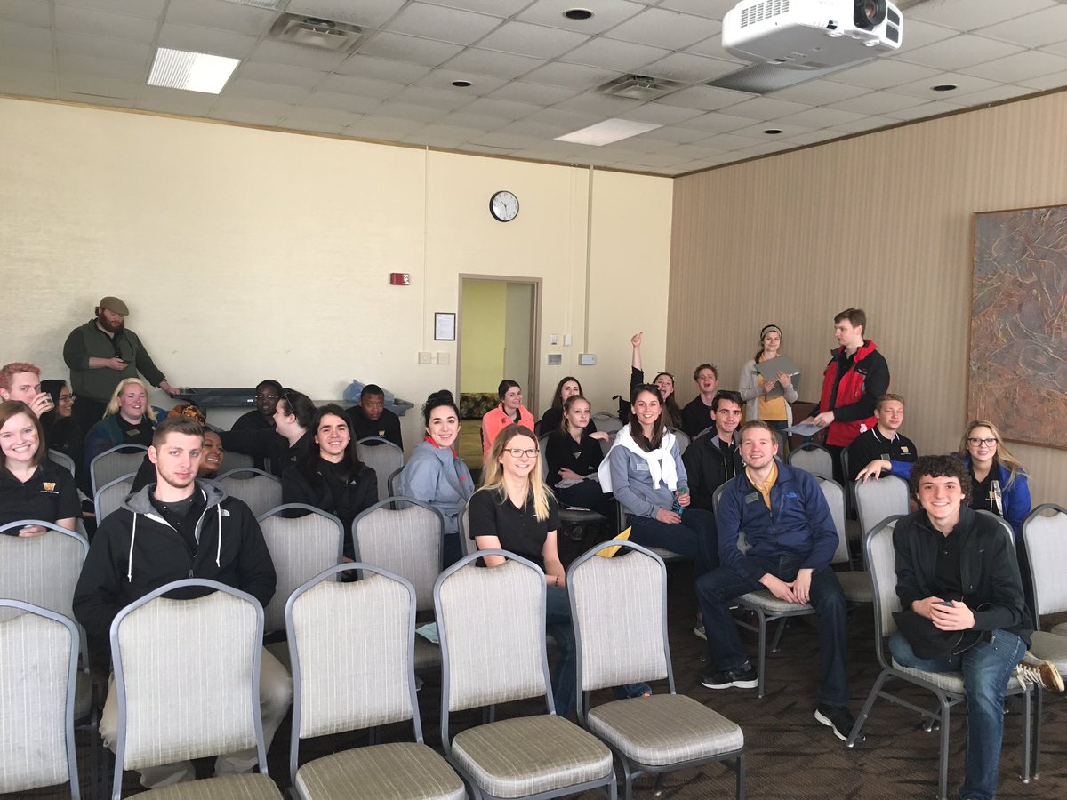joshfrmwmu's tweet photo. Your Ambassadors are ready! #wmuspotlight #joshfromwestern https://t.co/gzHzwYUwbd