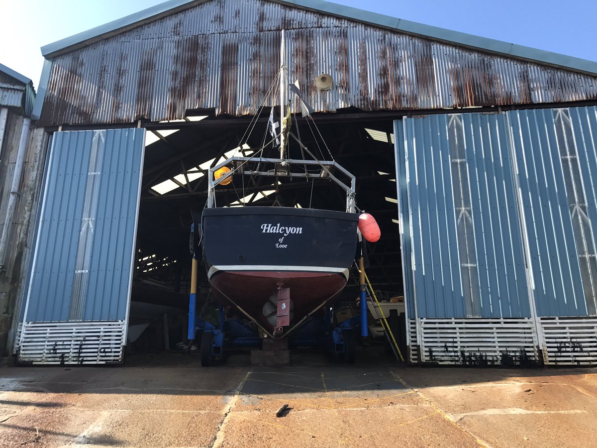 Taken the boat to mashfords. Got a few jobs to do before we are ready start the 2017 summer season. Time to paint the bottom too.