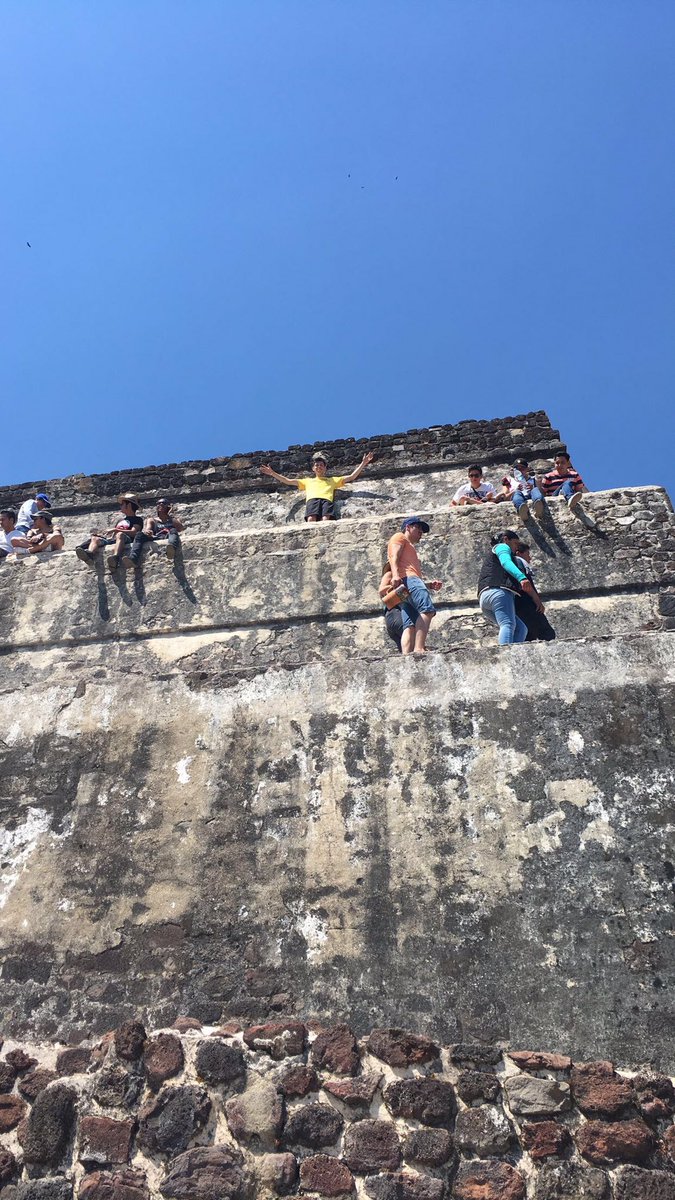 mike_rogo's tweet photo. Happy birthday David! Thank you and your family for this amazing trip🍻🎂 https://t.co/45FbkGeUs3