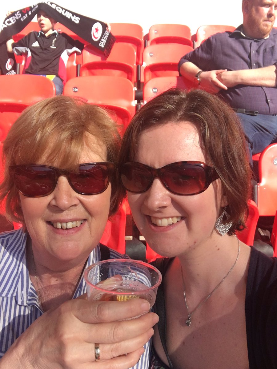 MsSarahLou56's tweet photo. Ready for the game 🏉
#SarriesSelfie #DerbyDay #WembleyStadium https://t.co/cdohhdMKTs