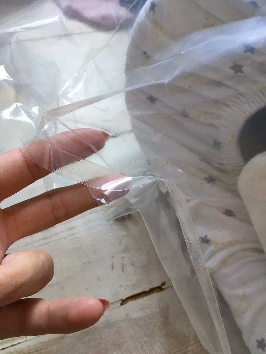 e_b2b_m's tweet photo. @DunelmUK not what I needed packing up to go to the airport?! Hole in the vacuum bag 🙁 https://t.co/sc4frSQGWv
