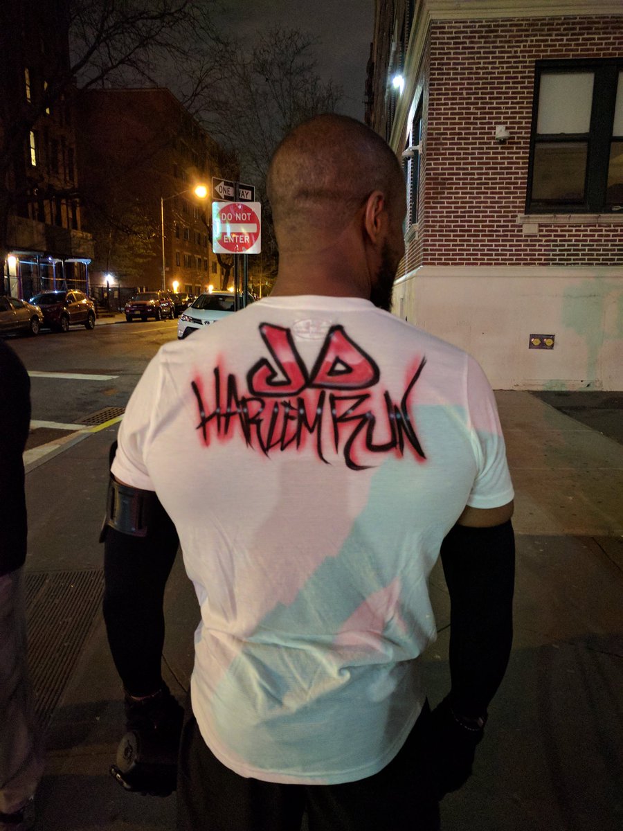harlem_run's tweet photo. This past #MonNgtRun @RunWithAPurpose was sure 2 rock his customized shirt from #BTGDC. #CherryBlossom10Miler #HarlemRun https://t.co/swjapchFaN
