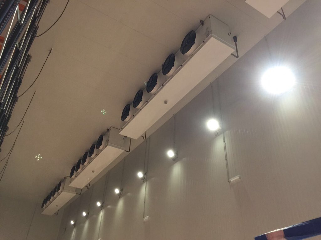 TREFRIGERACION's tweet photo. Camara de congelados con Co2 y desescarche con glicol caliente. Evaporadores cúbicos de  @TechnoblockSL suministrados por @Netfrost_es https://t.co/amx3328uZN