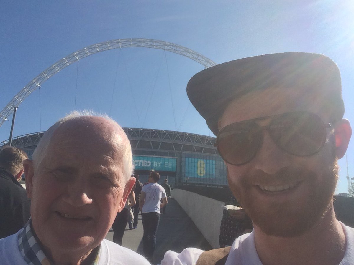otarees's tweet photo. We made it!!!! What a great day - thanks for organising #walk2wembley @UCHCancerFund - NOW COME ON SARRIES!!! #SarriesSelfie https://t.co/IElzxPlLey