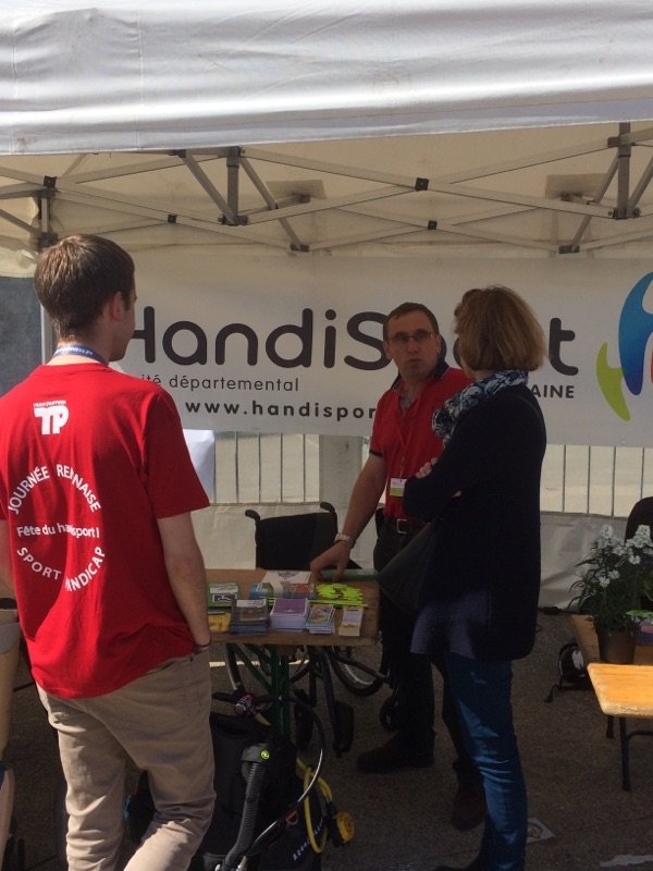 AmelieDhalluin's tweet photo. Bravo aux étudiants de @BretagneSpr  d'organiser la journée #Handisport à #Rennes De nombreuses initiations vs y attendent!
@Paris2024 #JRSH https://t.co/uY7rySrpfe