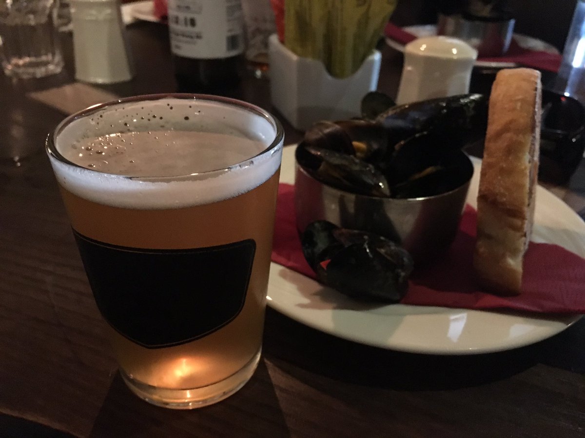 BreweryHops's tweet photo. Thanks to Conor @WicklowBrewery for hosting a great tour and delicious lunch pairing #hopknut #black16 the fave's https://t.co/oV55W5iBPN