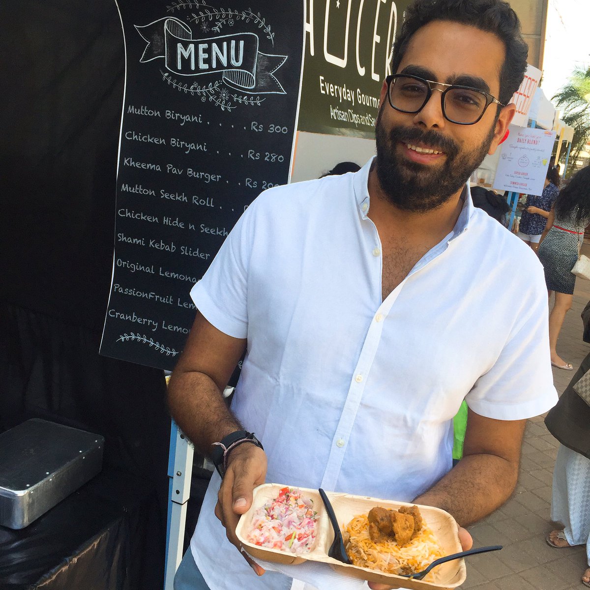 ModernsCatering's tweet photo. All smiles with his Biryani BAE 💯😀 Happy eater at the stall today! #Mumbai @Style_Cracker #food #mumbaievents #weekend https://t.co/NInhOxJbtg