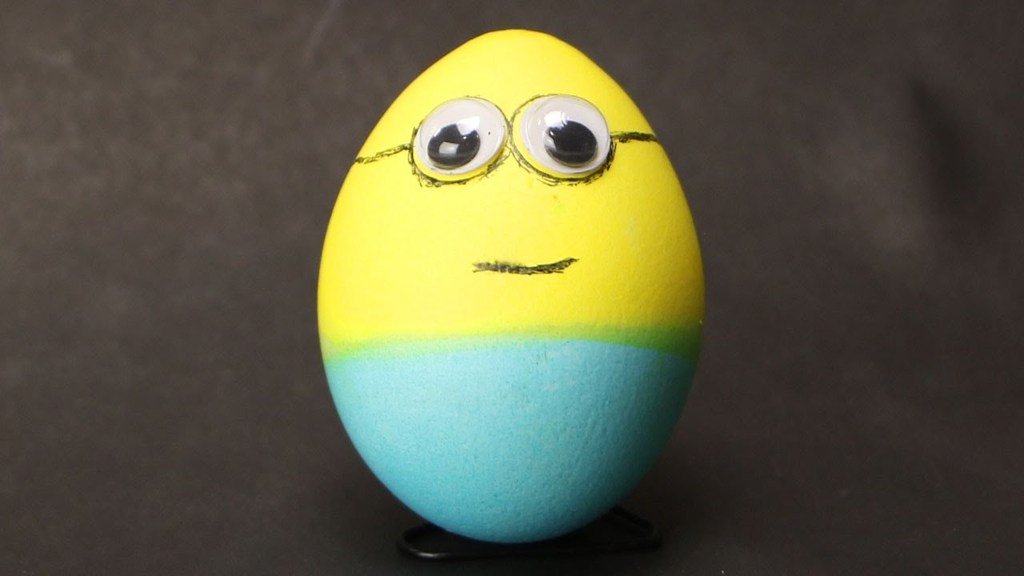 CraftParade's tweet photo. How to make Minions Eggs for Easter - Easy Easter craft for Kids https://t.co/5xUDOxADIp