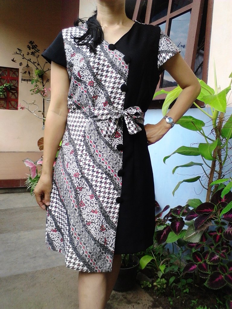 Siapa yang butuh dress batik berkualitas asli butik dan nggak pasaran ,dibuat hanya 1-6pcs saja