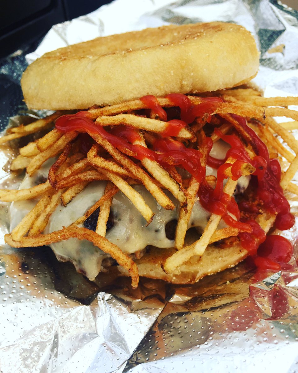 cuestasfiestas's tweet photo. It's called a #frita.  #cubanburger https://t.co/uFQFdmszKj