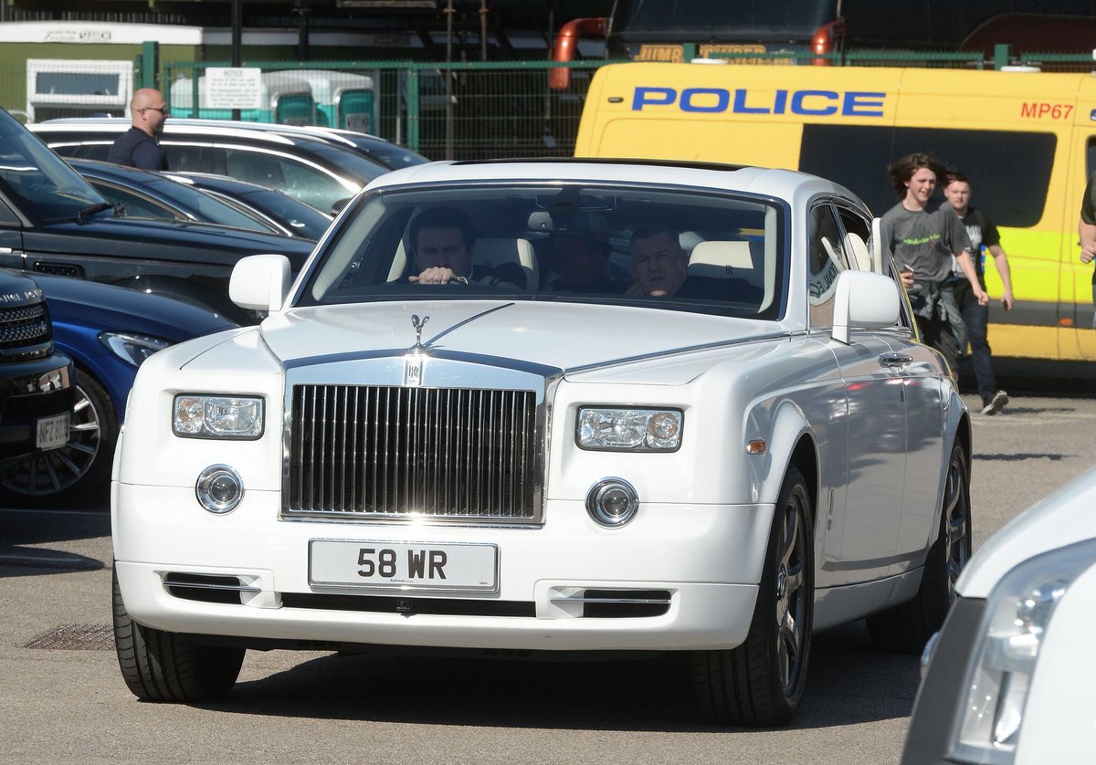 Sporf's tweet photo. BOSS: How Conor McGregor arrives to The Grand National. 😎🔥 https://t.co/yt2OZd2uj2